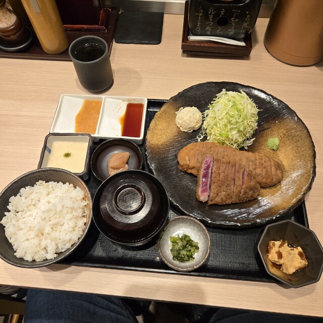 things to do in tokyo: gyukatsu motomura