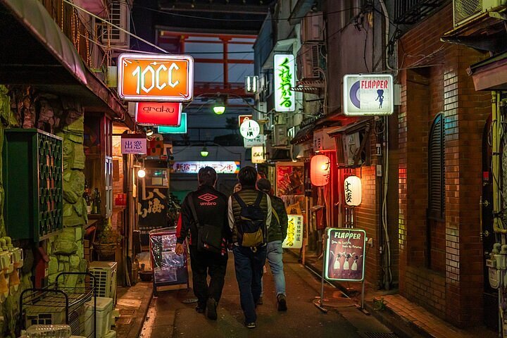 things to do in tokyo: golden gai shinjuku