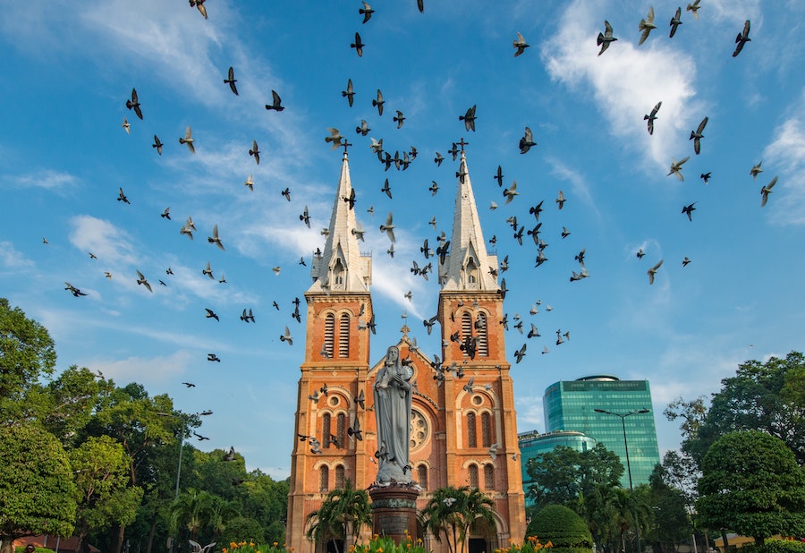 Best Things To Do In Ho Chi Minh City (Itinerary Guide) Saigon Notre-Dame Basilica
