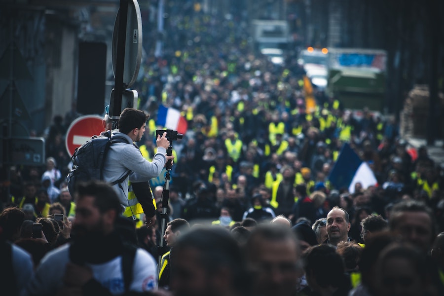 An Unforgettable Holiday During 'Yellow Vest' Protests