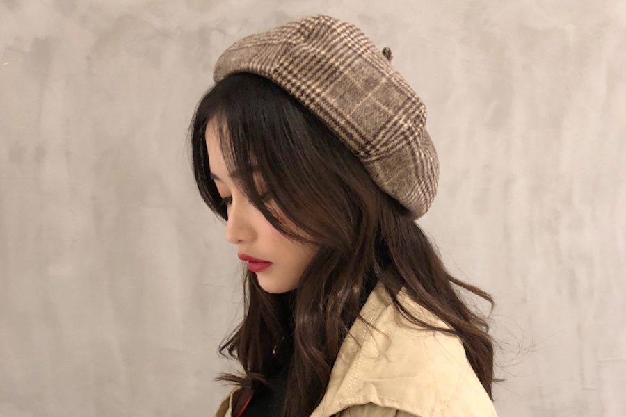 '90s Autumn Fashion Retro Newsboy-Inspired Beret