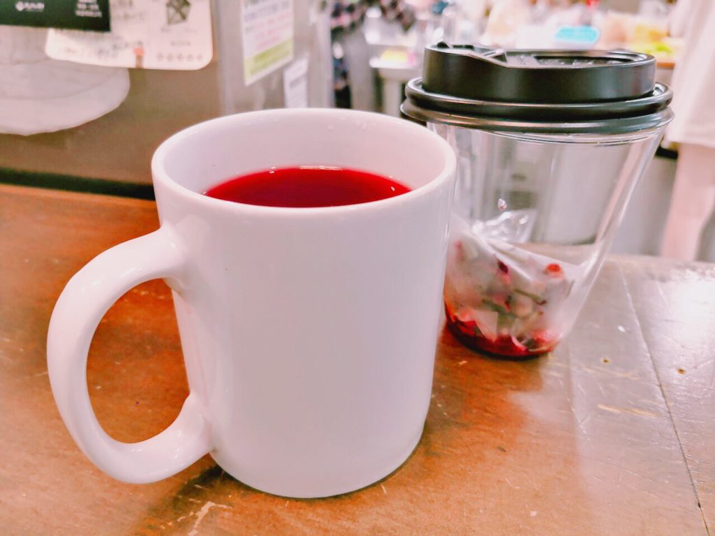 CAT.jpg Cafe Review: Tropical Fruit Oolong Tea (Taipei Food Guide)