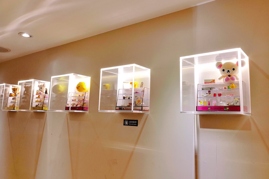 Rilakkuma Cafe Taipei Review: Interior Design Wall Toys