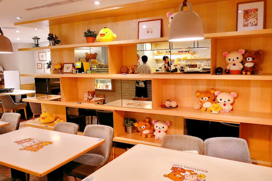 Rilakkuma Cafe Taipei Review: Interior Shelf Decorations 
