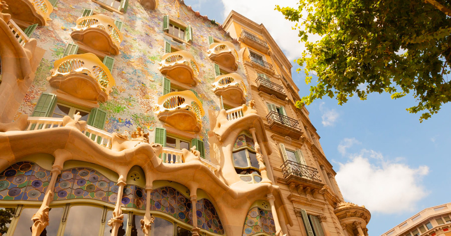 YouTrip's Budget Guide: Free Things To Do In Barcelona 2023