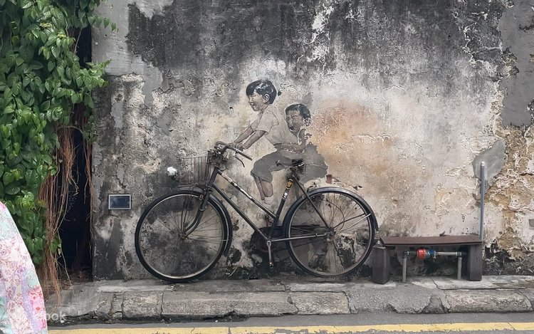 things to do in penang: george town street art trail