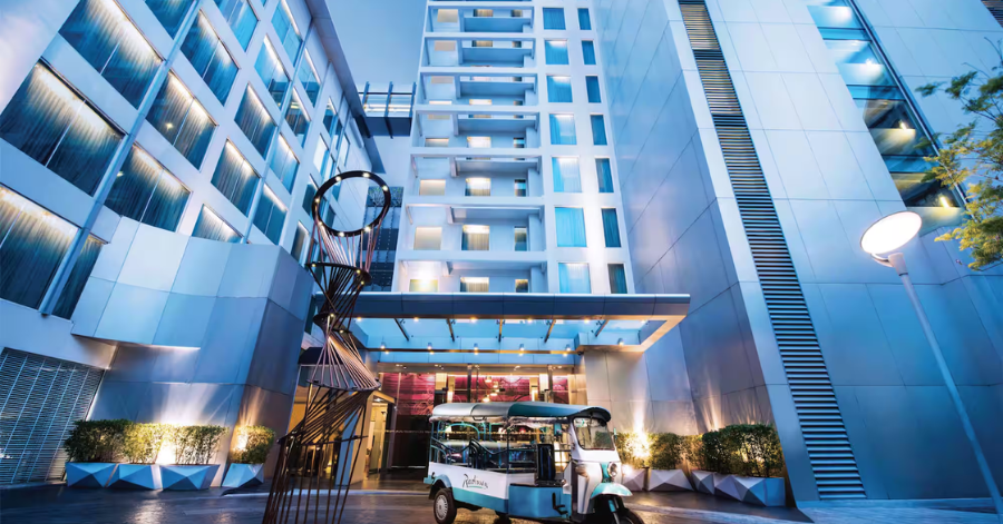 Top 10 Bangkok Hotels In Thailand From S$53/Night (2025) - Radisson Suites Bangkok Sukhumvit