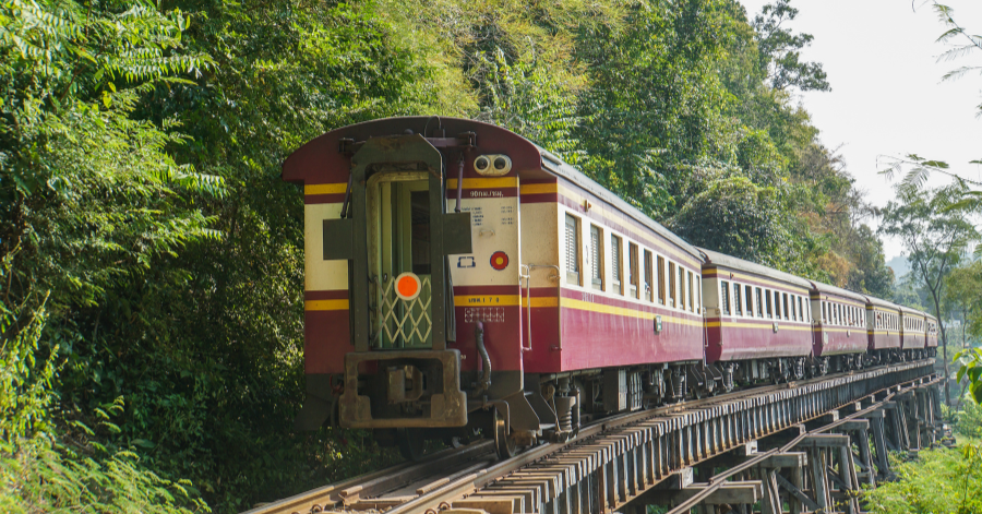 Bangkok to Chiang Mai: Bus, Train, Plane, Taxi or Car? (2024)