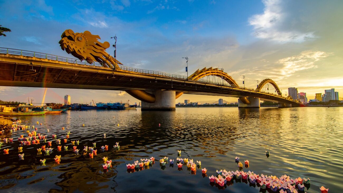 things to do in da nang: dragon bridge