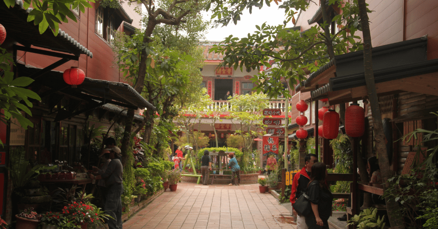things to do in kaohsiung: Meinong Folk Village