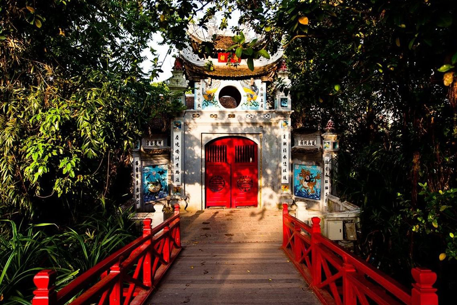 Things To Do In Hanoi - Hoan Kiem Lake & Ngoc Son Temple