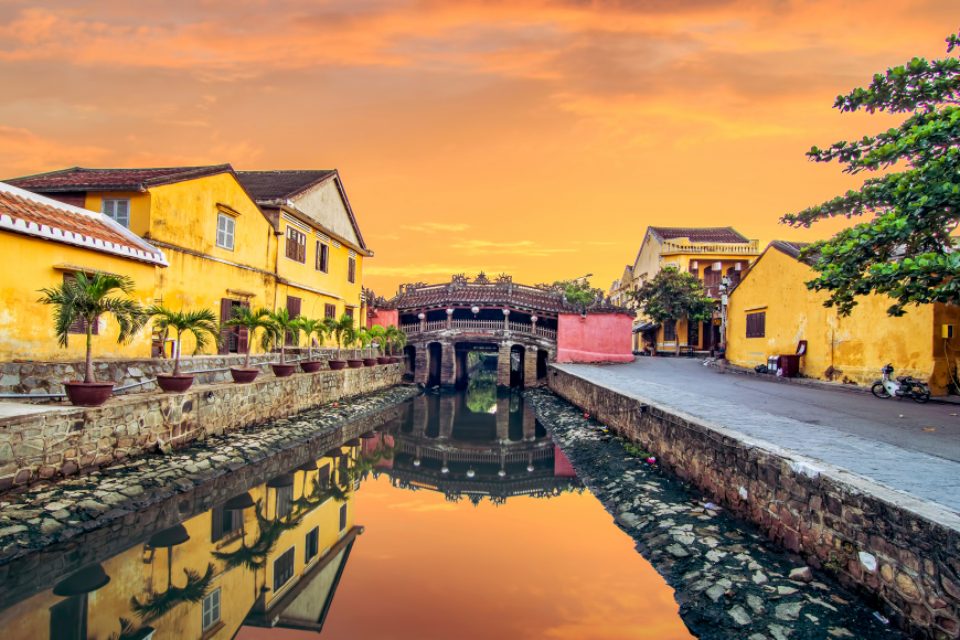 things to do in da nang: hoi an ancient town