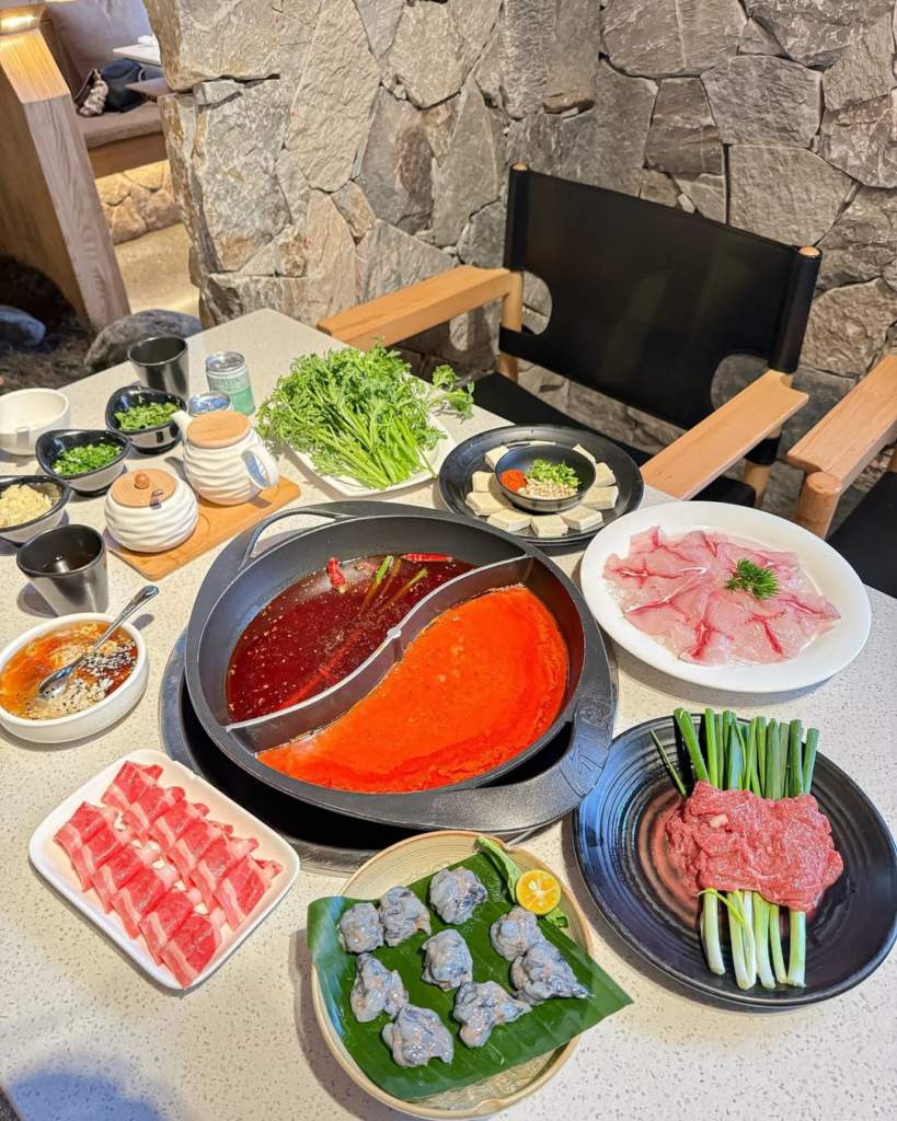 Things To Do In Chengdu, China - Yuan Li Hotpot (园里火锅)