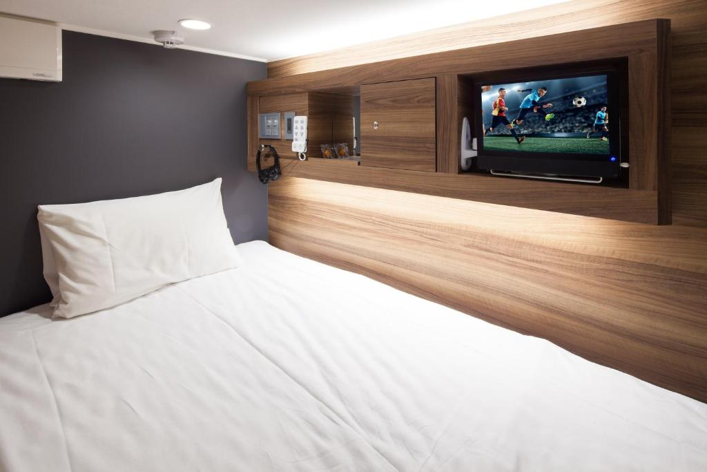Capsule Hotels in Tokyo - Commun Shibuya
