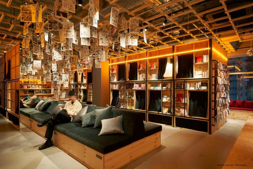 Capsule Hotels in Tokyo - Book and Bed Tokyo Shinjuku