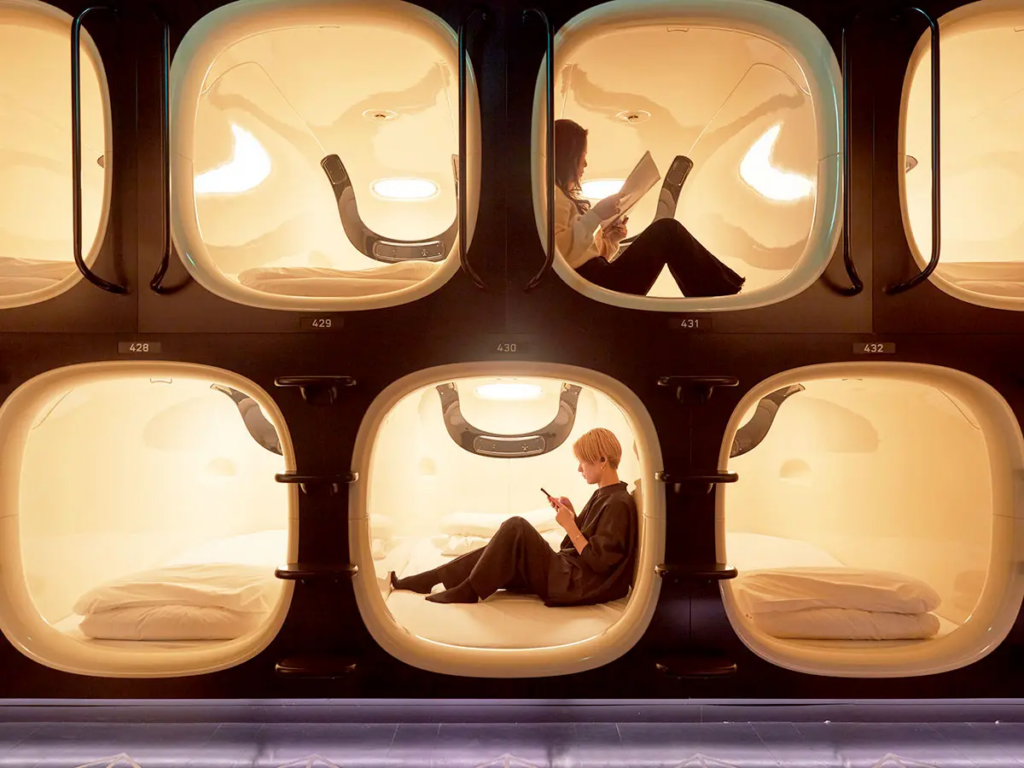 Capsule Hotels in Tokyo - Rembrandt Cabin Shinjuku