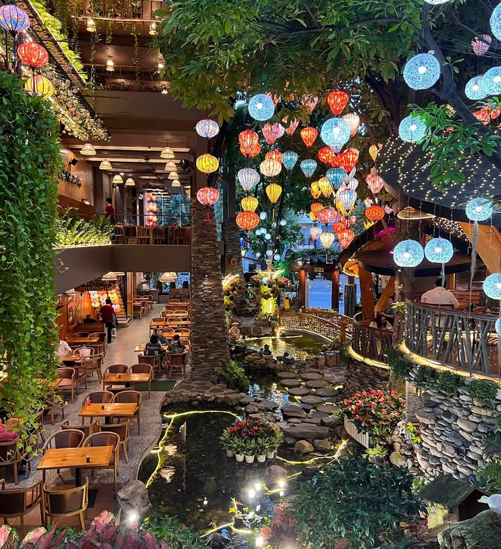 Things To Do In Ho Chi Minh City - Cafe Sân Vườn Miền Thảo Mộc