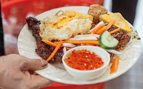 Things To Do In Ho Chi Minh City - Cơm Tấm Ba Ghiền