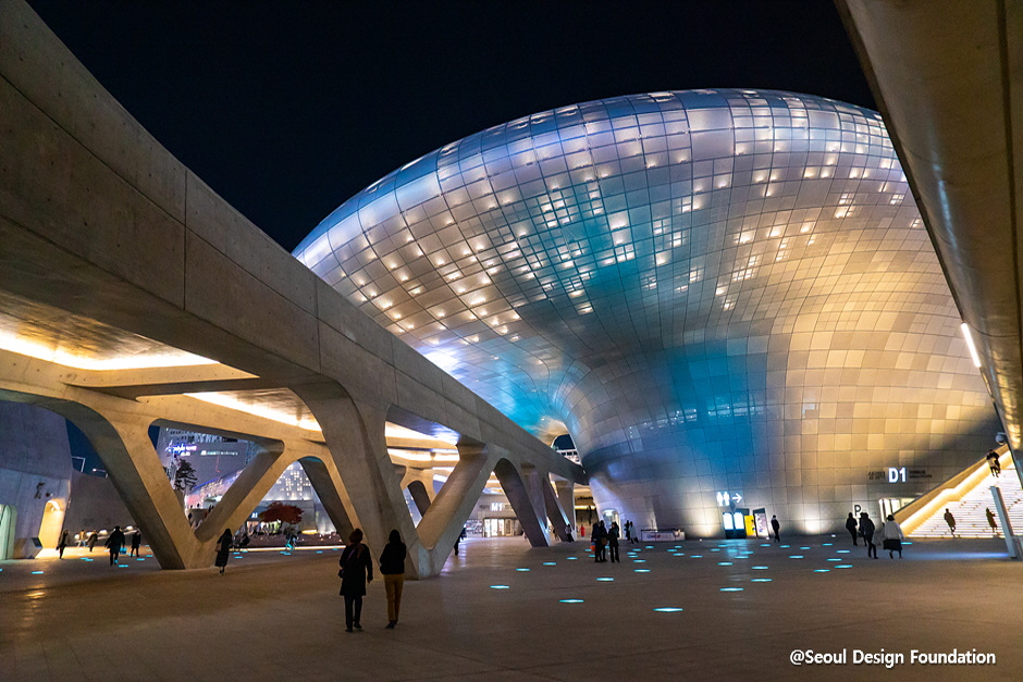 Things To Do In Seoul - Dongdaemun Design Plaza (DDP)