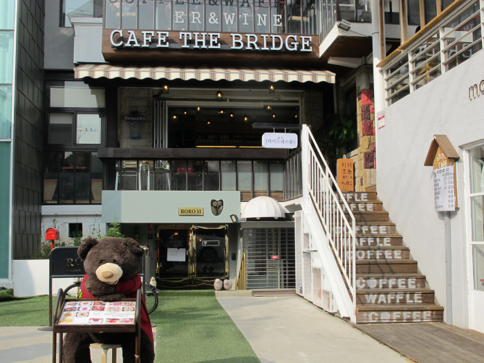 Things To Do In Seoul - Hapjeong-dong Café Street (합정동 카페거리)