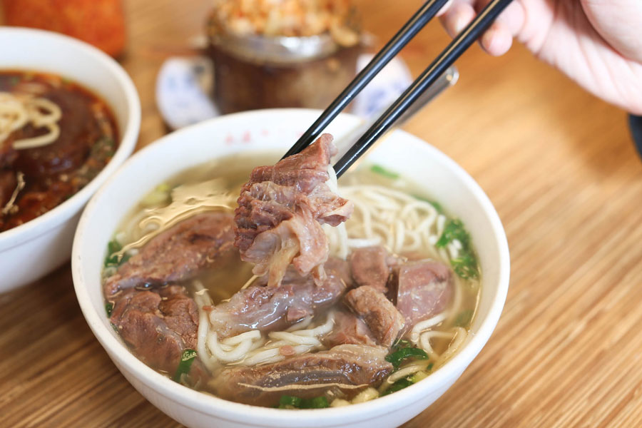 Things to do in Taipei: Yong Kang Beef Noodles (永康牛肉麵)