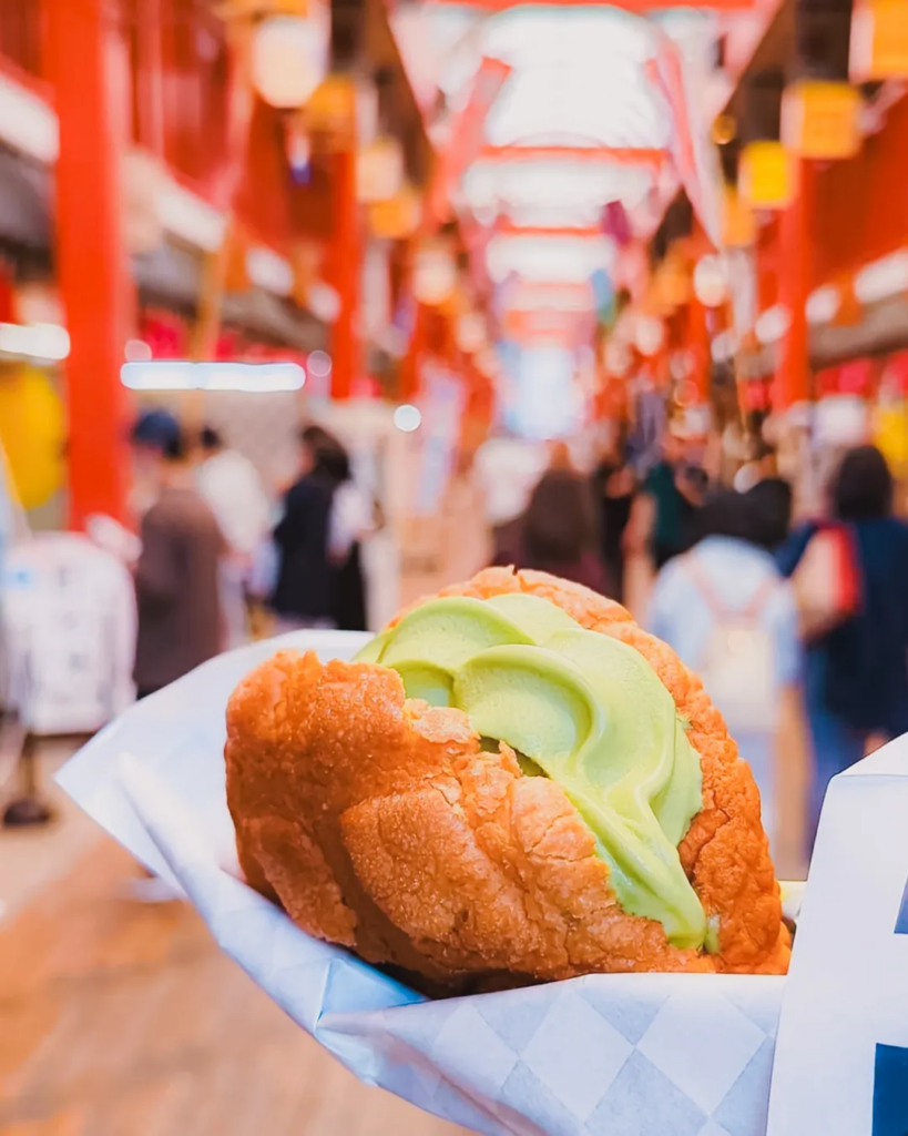 Things To Do In Tokyo - Melon Pan at Kagetsudo Asakusa