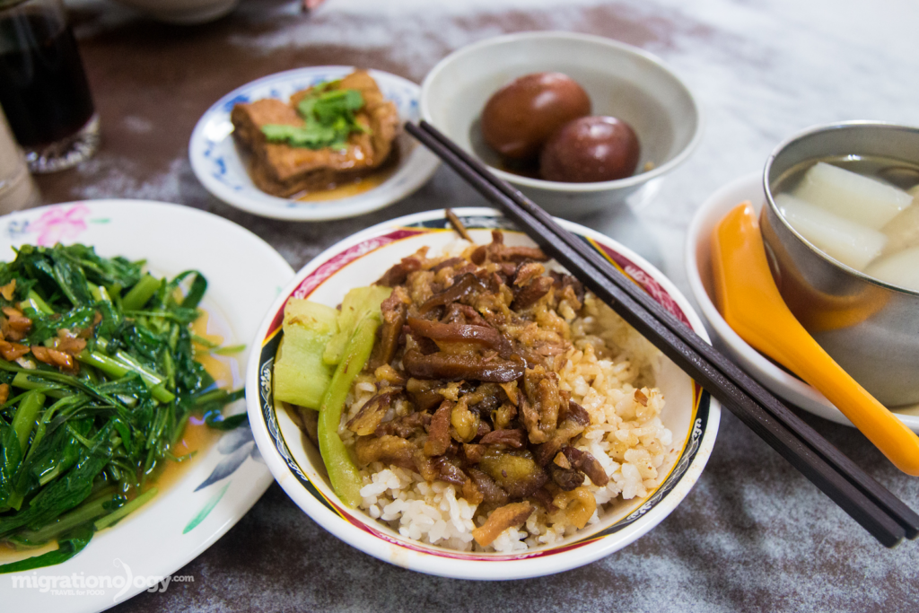 Things To Do In Taipei - Jin Feng Braised Pork Rice (金峰魯肉飯)