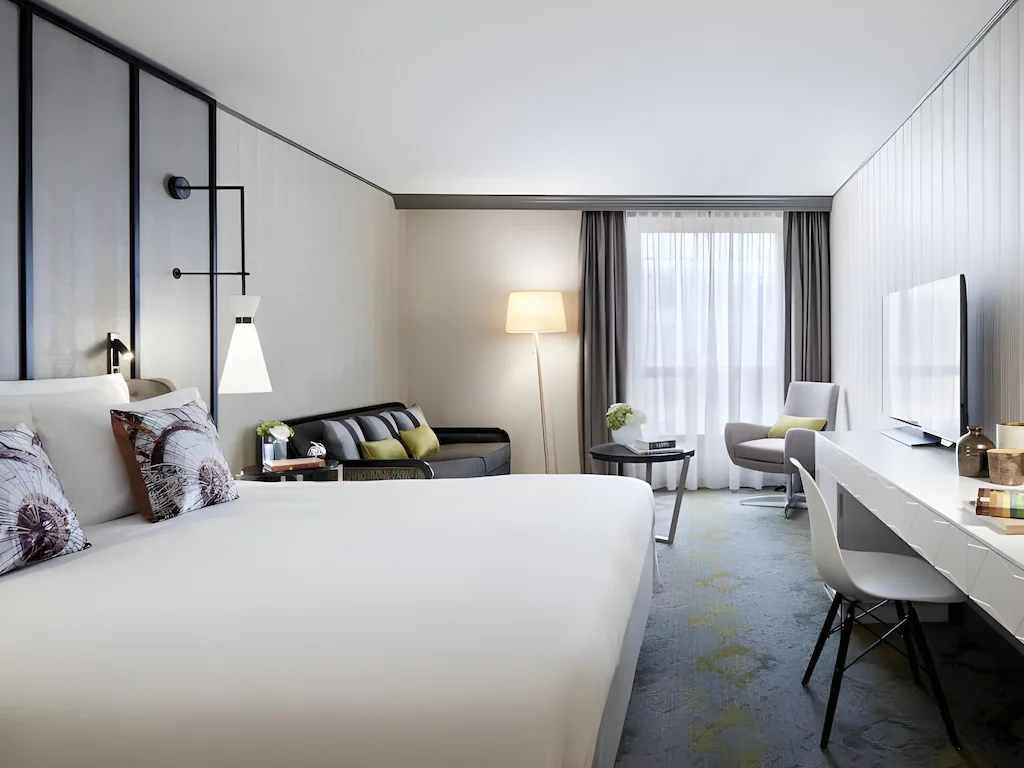 Top 17 Paris Hotels - Renaissance Paris La Défense Hotel