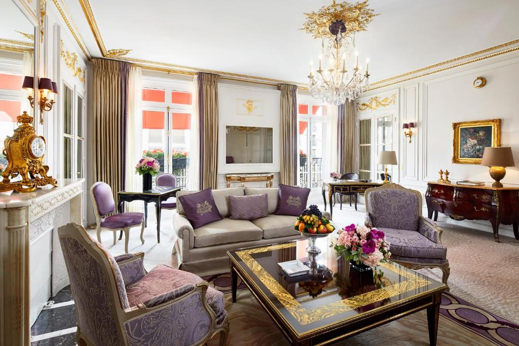 Top 17 Paris Hotels - Hôtel Plaza Athénée