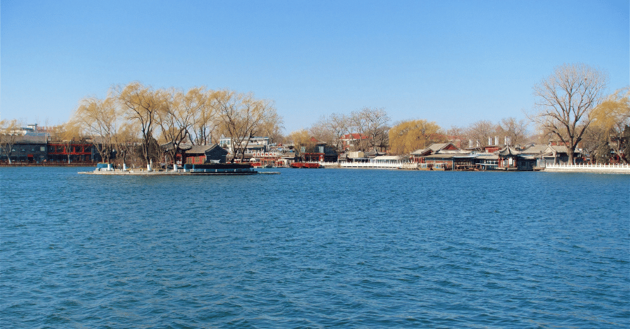things to do in beijing: houhai lake