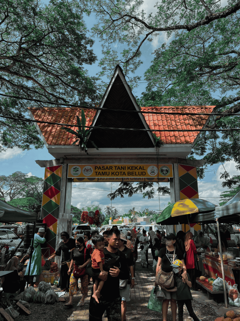 Things to do in Kota Kinabalu: Kota Belud Tamu