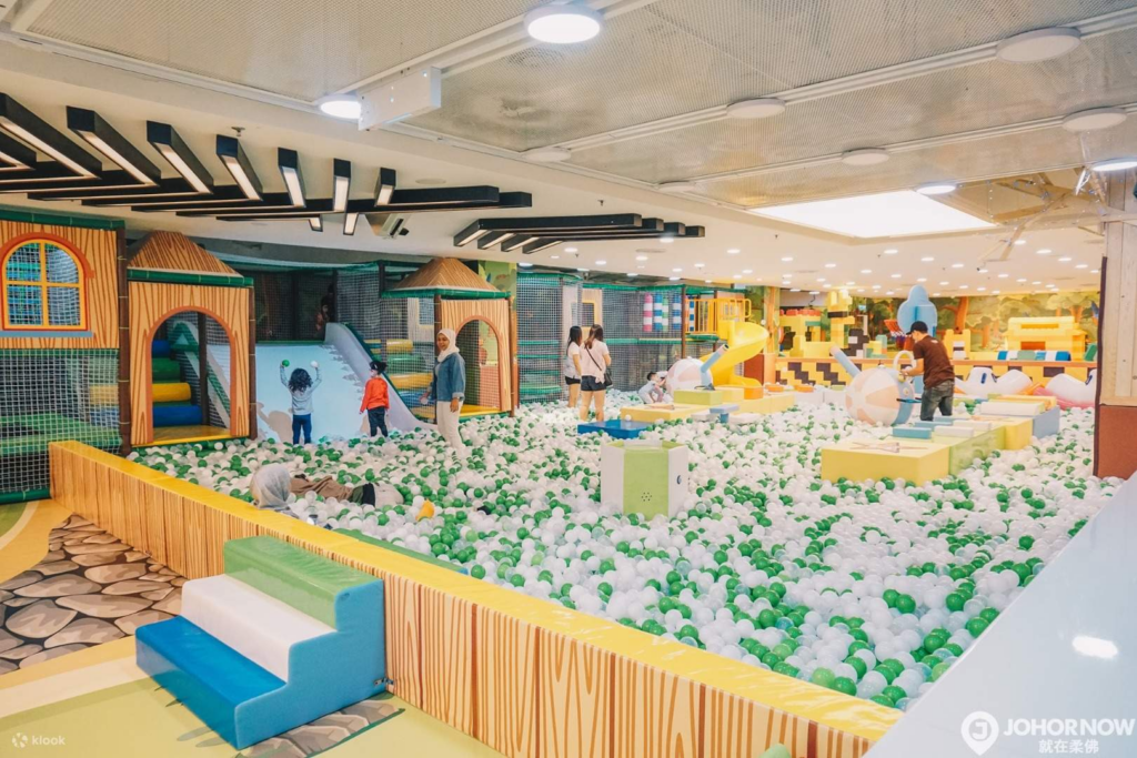 Paradigm Mall JB - Utopia Jungle World