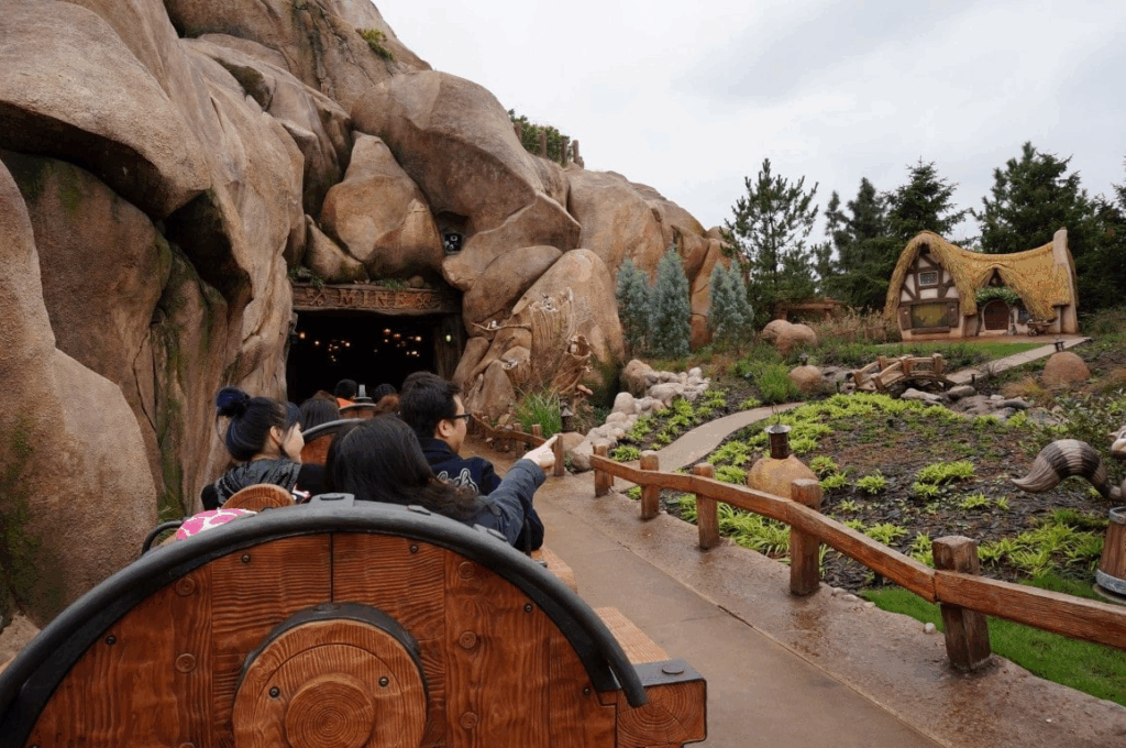 Shanghai Disneyland - Seven Dwarfs Mine Train
