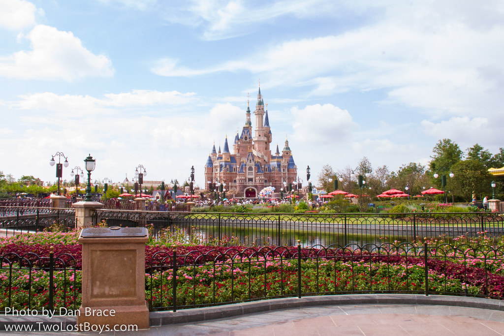 Shanghai Disneyland – Gardens of Imagination