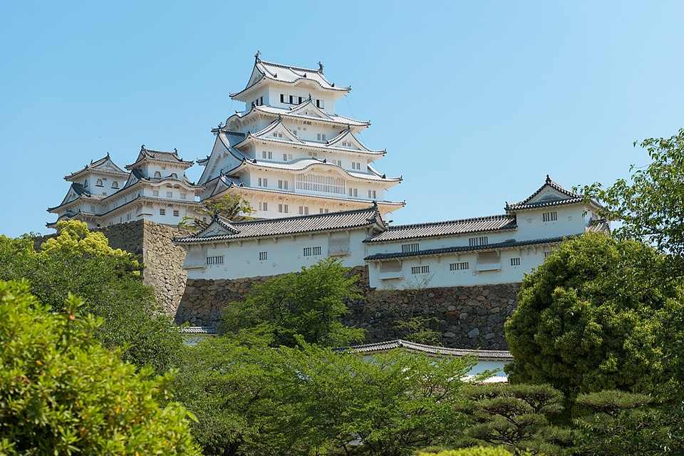 things to do in osaka: day trip to Himeji Castle