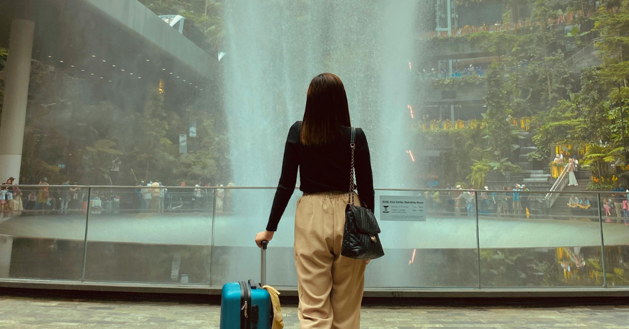 eSIM Singapore Guide 2025: Best Travel eSIMs, Cheap Options & Tips