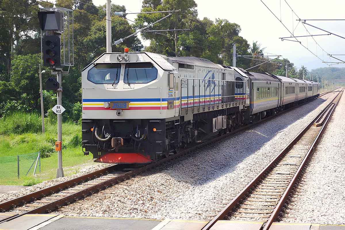 train to jb: ktm shuttle tebrau