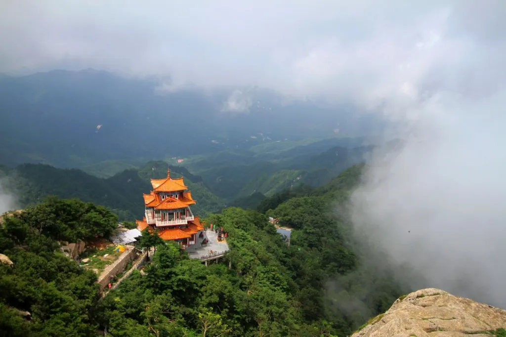 What To Do In Guangzhou: Baiyun Mountain