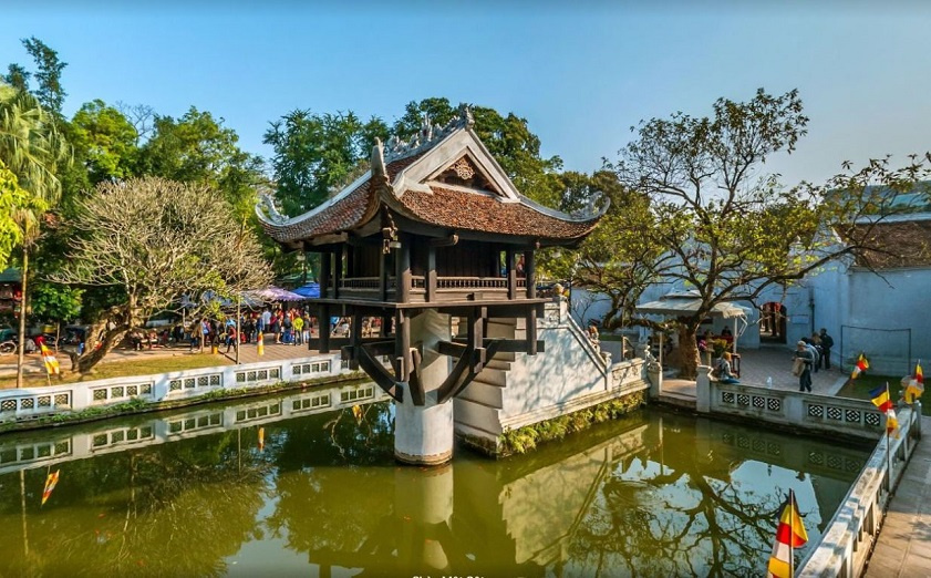 One Pillar Pagoda raised on its single stone column above a lotus pond