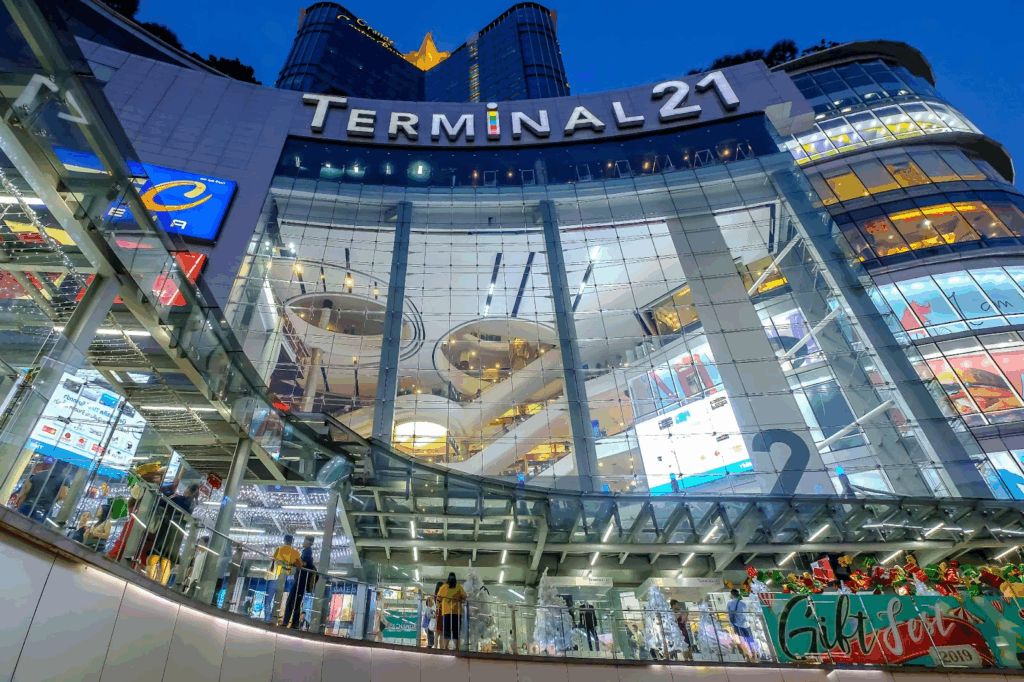 BTS Bangkok Asok Terminal 21