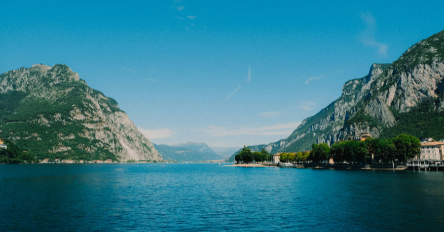 KrisFlyer UOB Credit Card Review 2026: Miles, Fees, Benefits