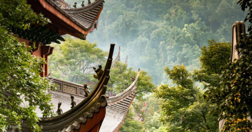 Things to do in Hangzhou: Lingyin Temple and Feilai Peak (灵隐寺)