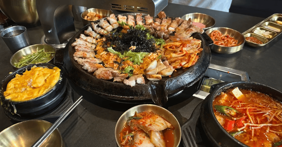 Grilled pork belly platter with rice and stew at MEETMEAT BBQ