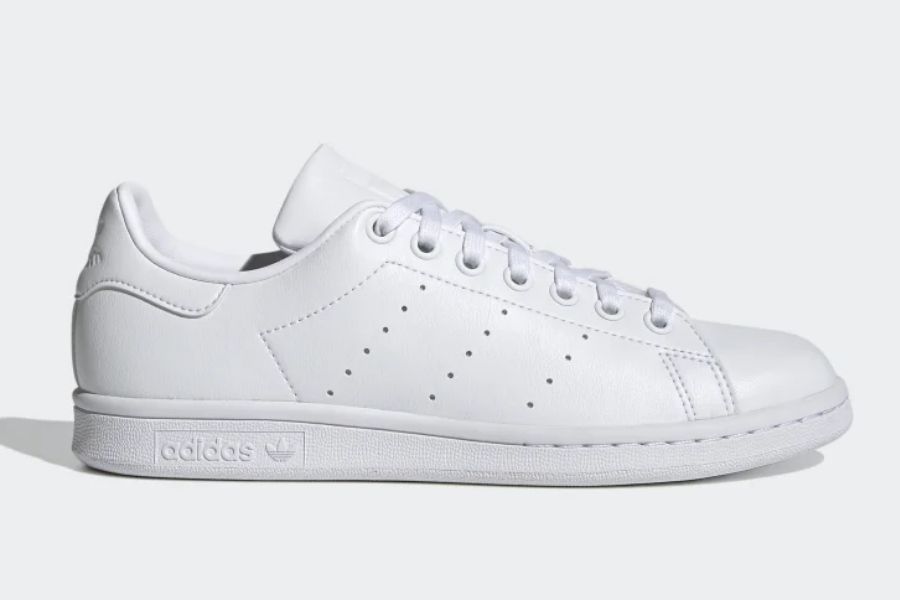 womens-white-sneakers