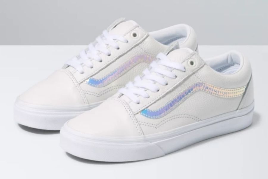 womens-white-sneakers